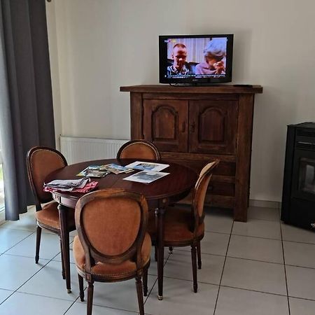 Maison Centre De Bellegarde Avec Jardin Et Terrasse Equipee D'Un Salon De Jardin Et D'Un Barbecue Cuisine Equipee 3 Chambres Avec 2 Lits Double 140X190 Et 2 Lits Simple Chauffage Poele A Granules Parking Gratuit Devant La Maison Bellegarde-du-Loiret Exterior foto
