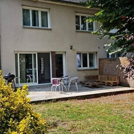 Maison Centre De Bellegarde Avec Jardin Et Terrasse Equipee D'Un Salon De Jardin Et D'Un Barbecue Cuisine Equipee 3 Chambres Avec 2 Lits Double 140X190 Et 2 Lits Simple Chauffage Poele A Granules Parking Gratuit Devant La Maison Bellegarde-du-Loiret Exterior foto